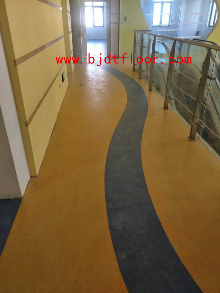 瑞学乐园教育机构（亚麻地板）