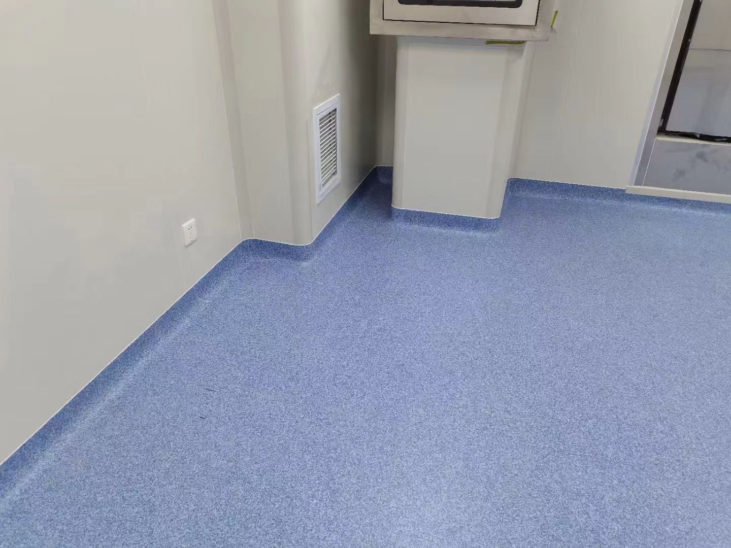 PVC地面材料的养护