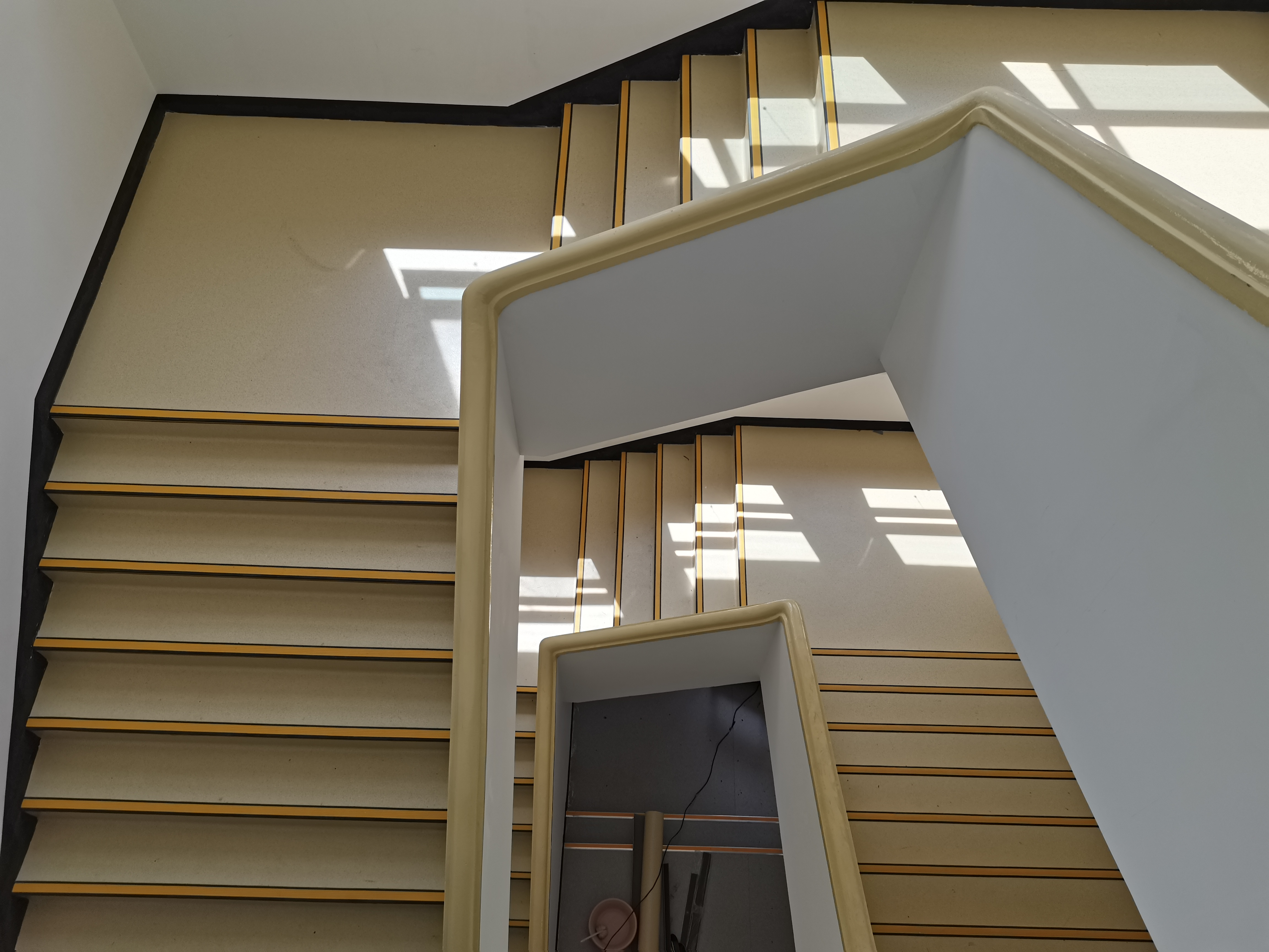 片材塑胶地板的保养与维护